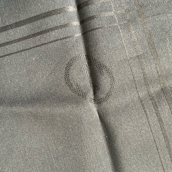 Authentic Gucci Pocket Square - Picture 11 of 12